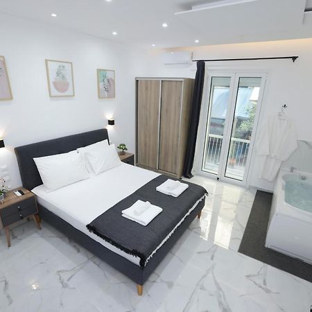 Apollo 2 Bd Jacuzzi Suite Афины Экстерьер фото