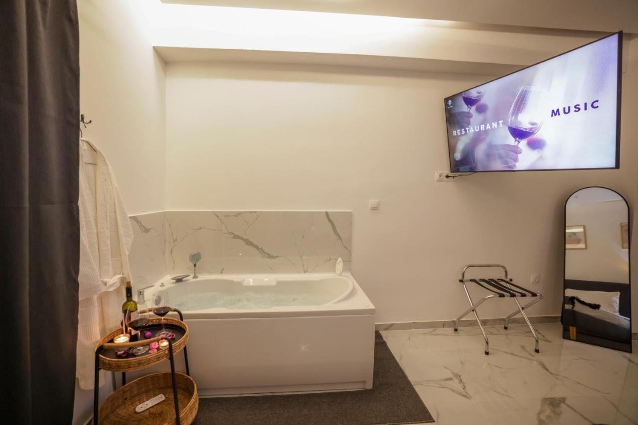 Apollo 2 Bd Jacuzzi Suite Афины Экстерьер фото