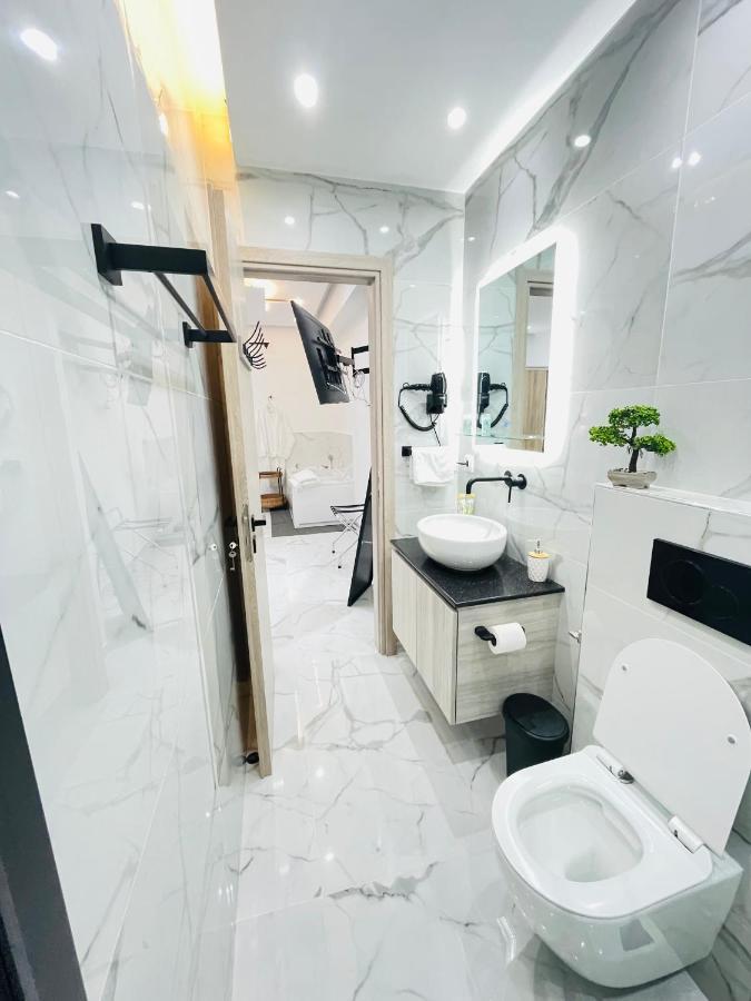 Apollo 2 Bd Jacuzzi Suite Афины Экстерьер фото