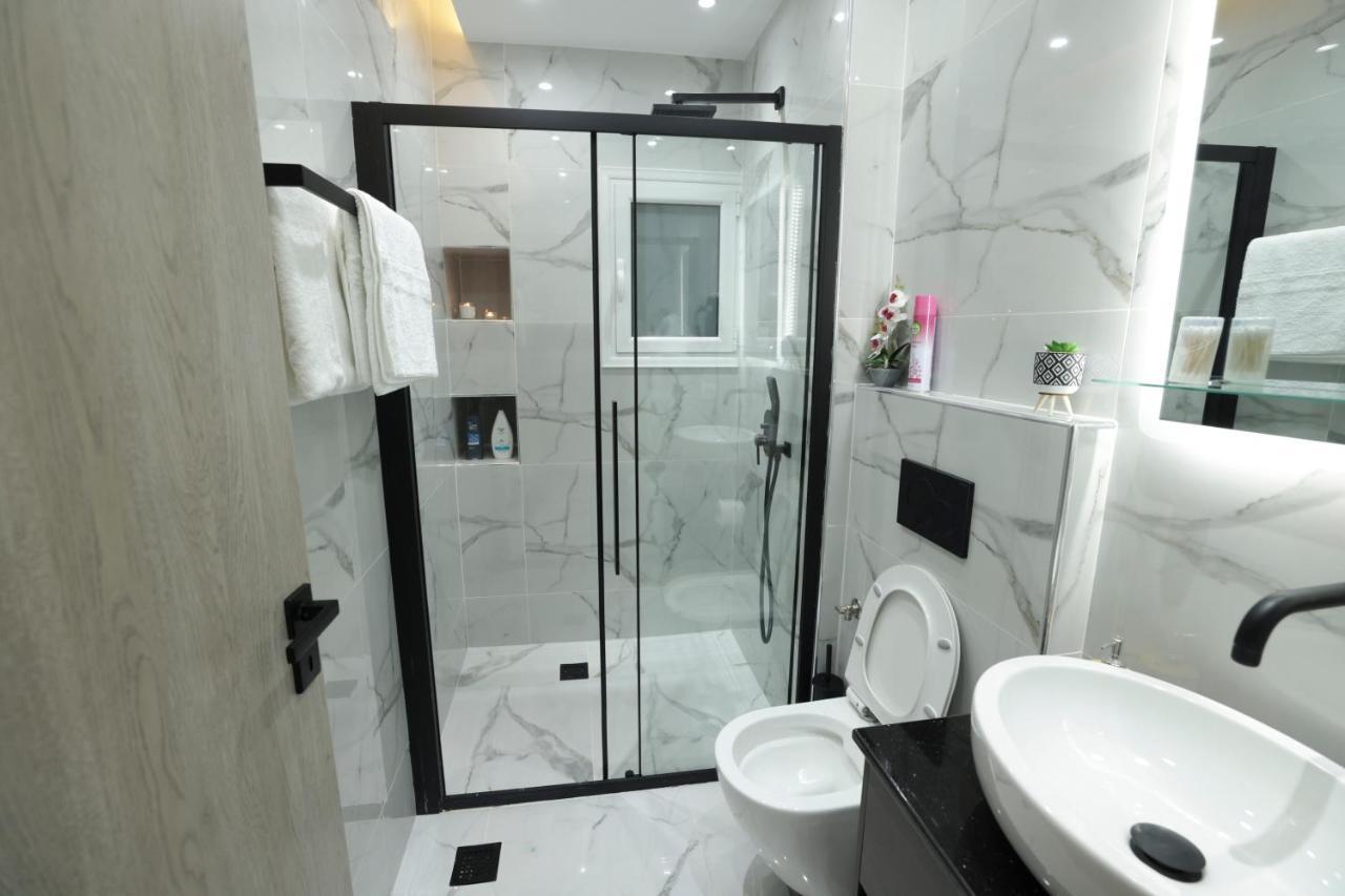 Apollo 2 Bd Jacuzzi Suite Афины Экстерьер фото